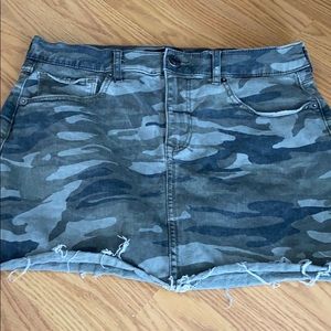 Express camo skirt